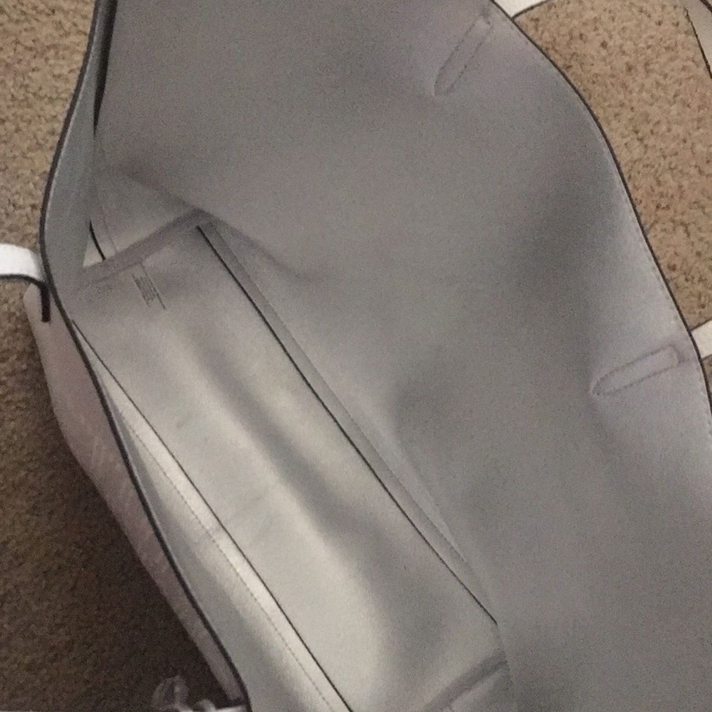 Purse - Picture 2 of 3